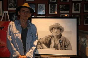 re sized Ron Hynes at Hughs Room8